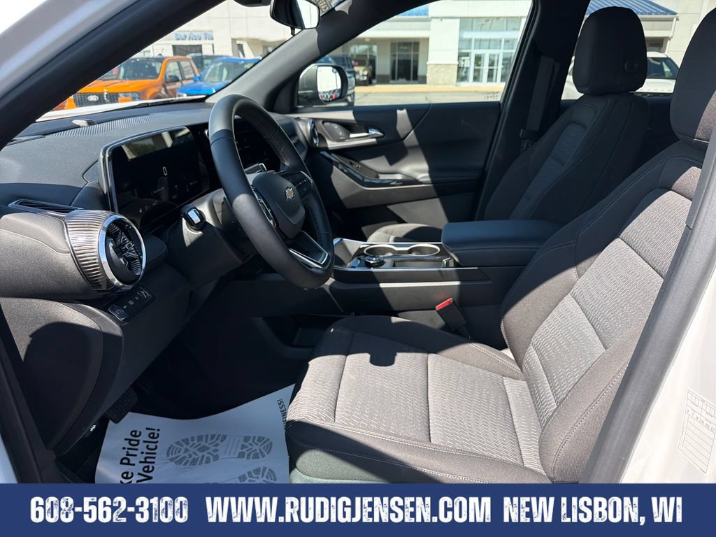Used 2026 Chevrolet Equinox LT AWD/4WD image 9