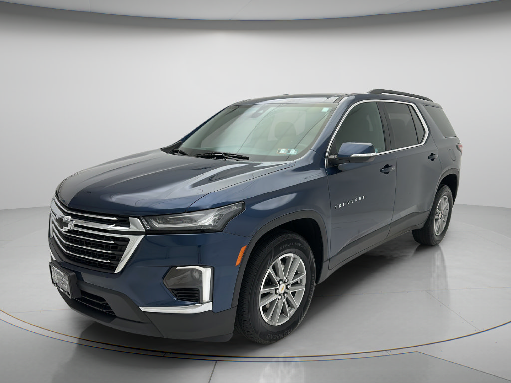 Used 2023 Chevrolet Traverse LT AWD/4WD image 3