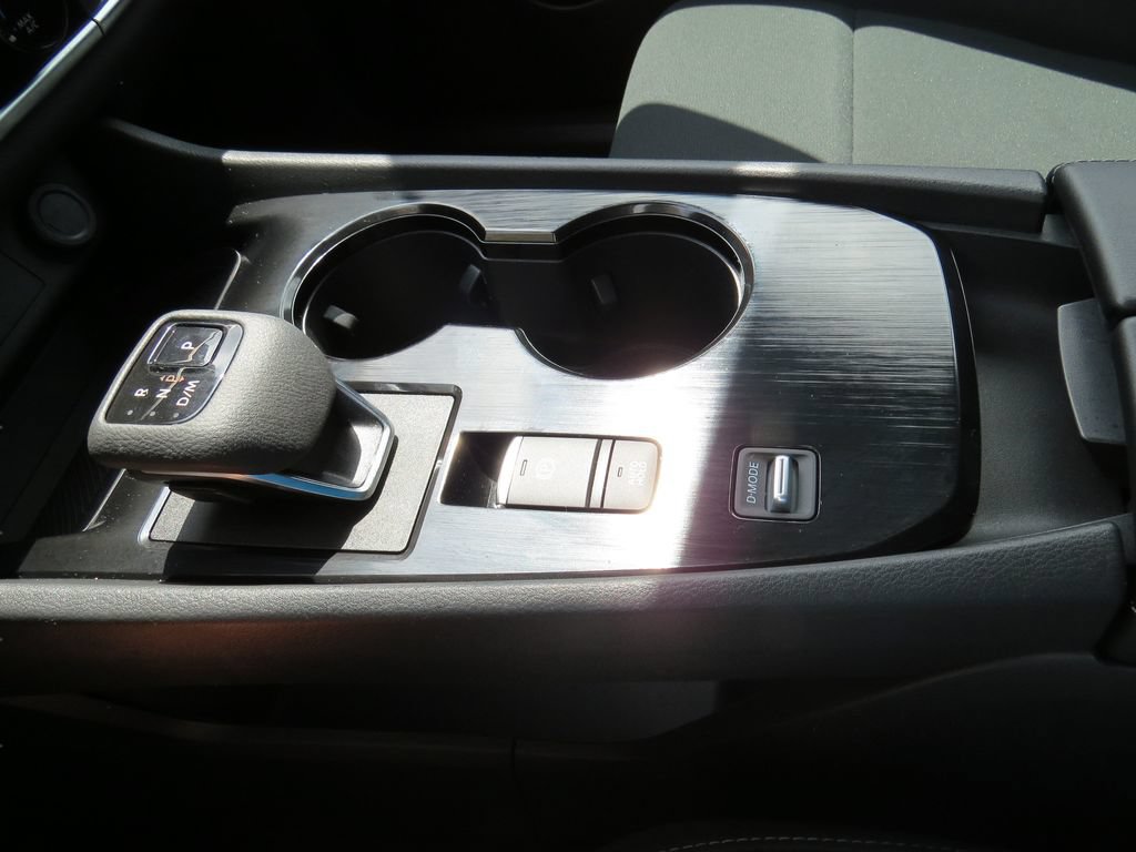 Used 2024 Nissan Rogue S FWD image 21