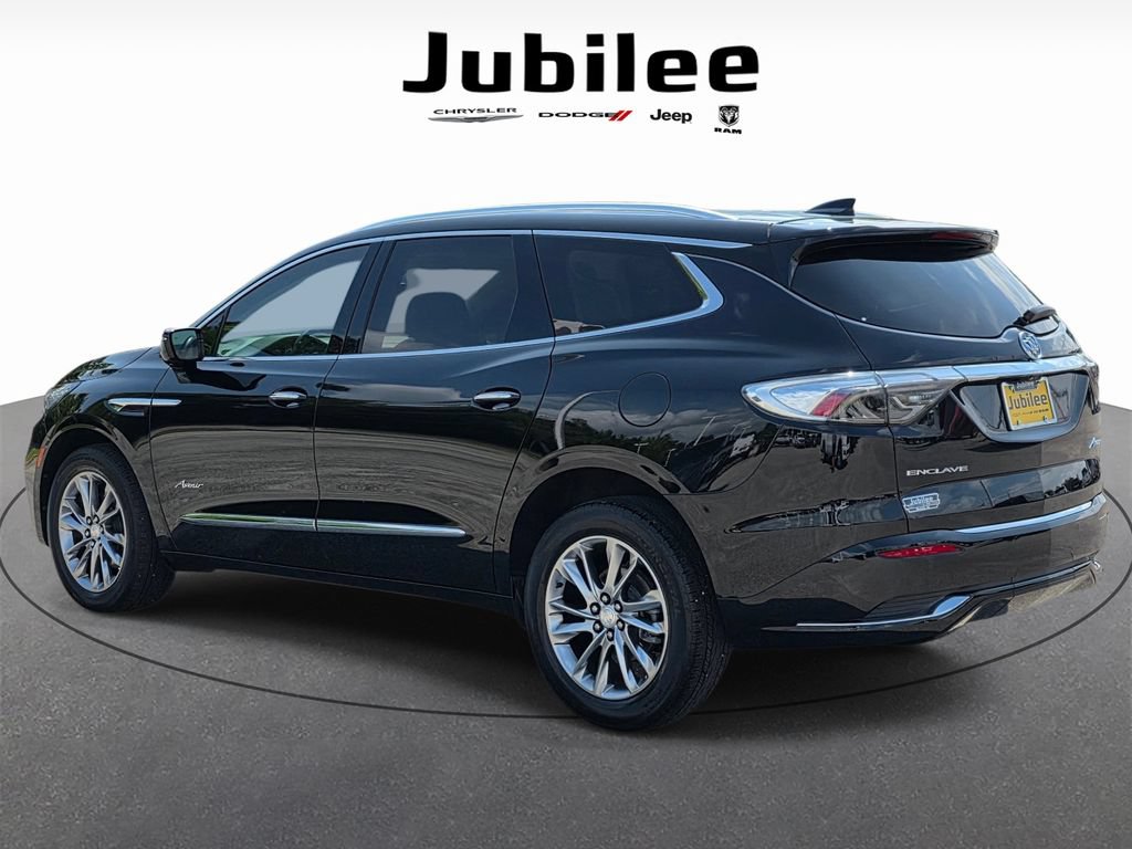 Used 2022 Buick Enclave Avenir w/ Avenir Technology Package FWD image 4