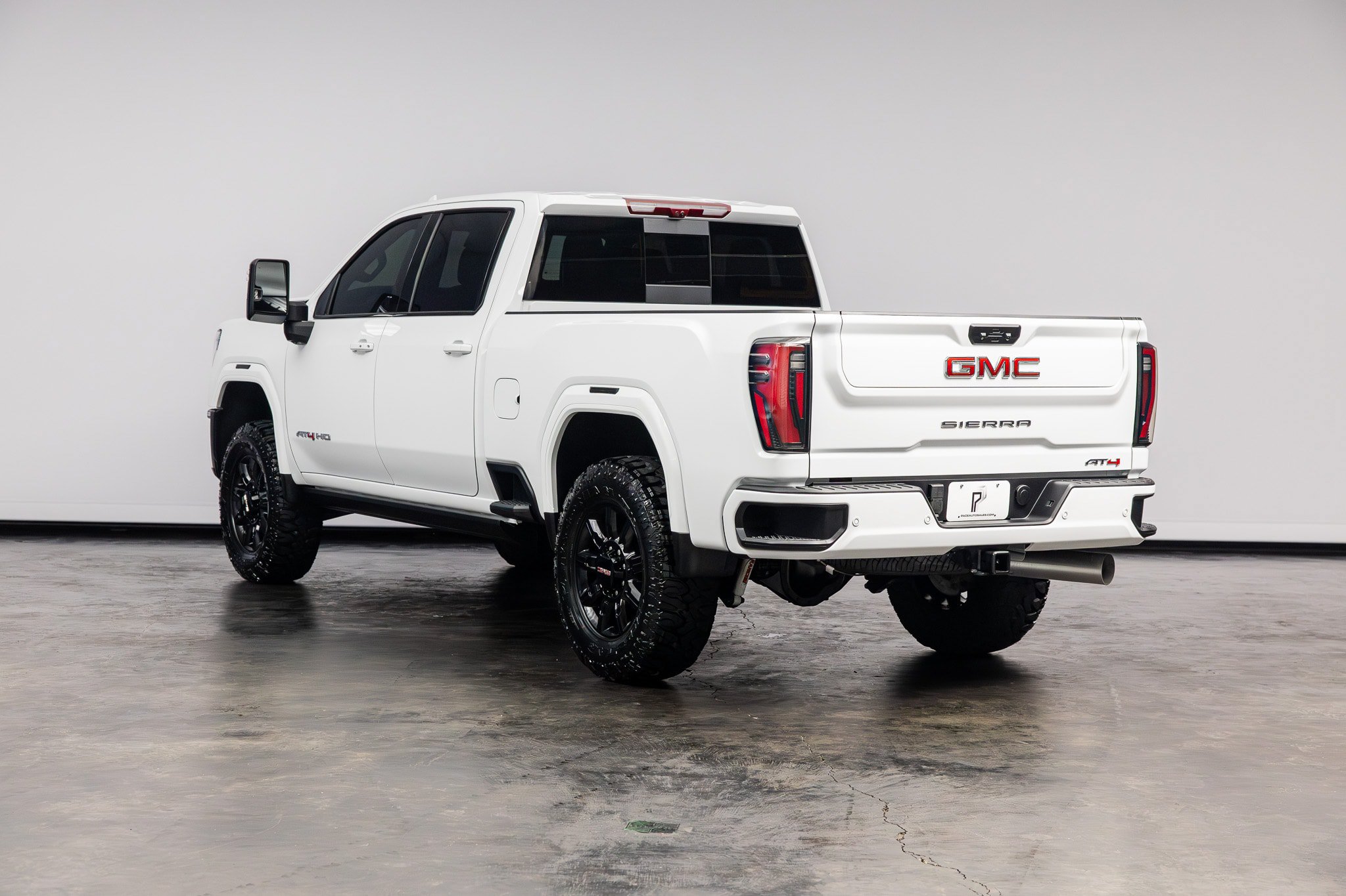 Used 2025 GMC Sierra 2500 AT4 w/ AT4 Premium Plus Package AWD/4WD image 17