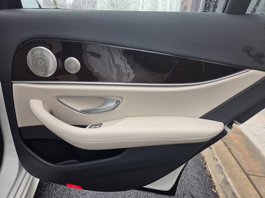 Used 2023 Mercedes-Benz E 450 4MATIC Sedan image 36