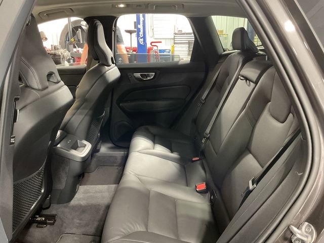 Used 2025 Volvo XC60 B5 Plus AWD/4WD image 8