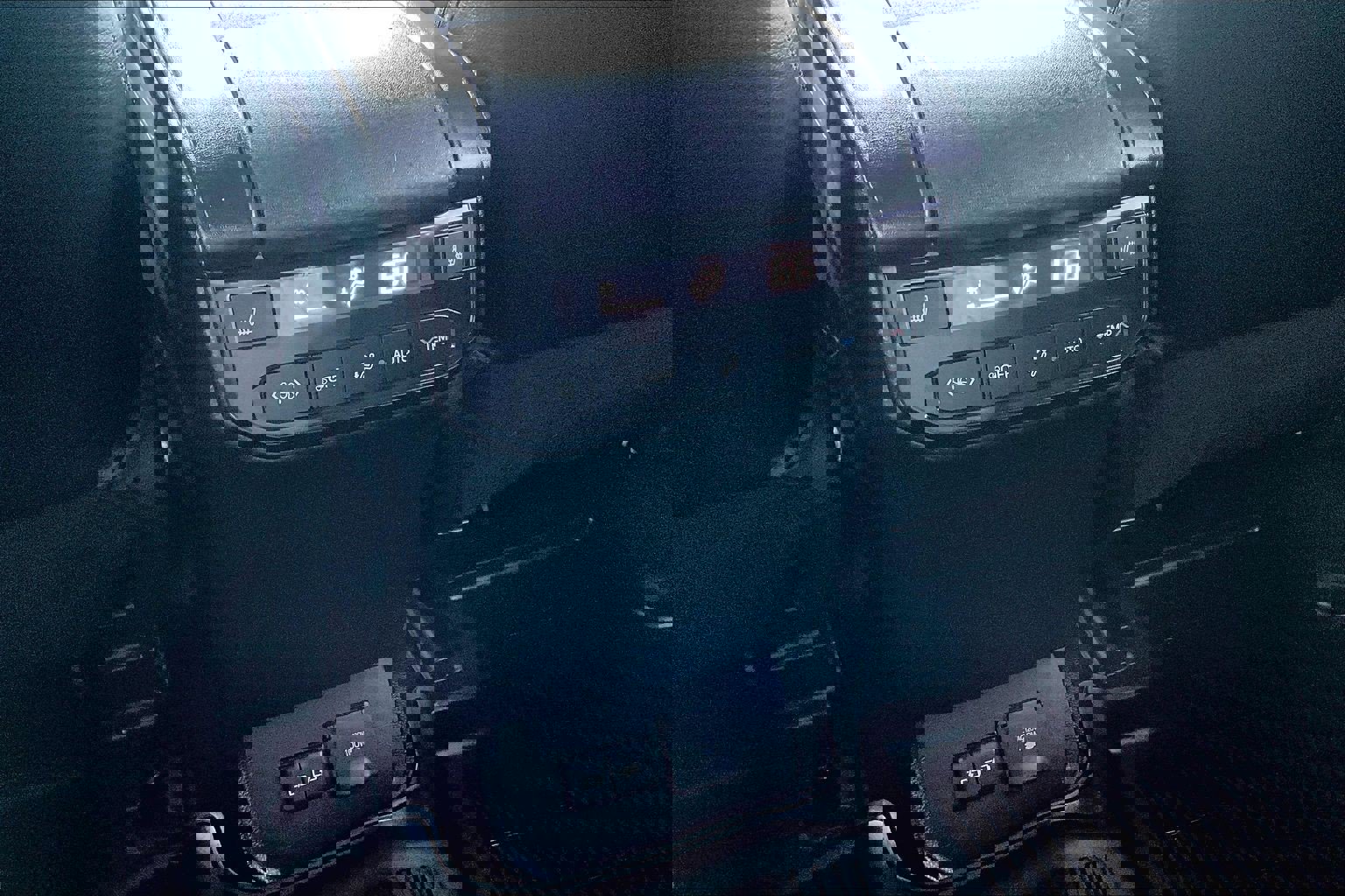 Used 2023 Toyota Highlander Platinum image 34