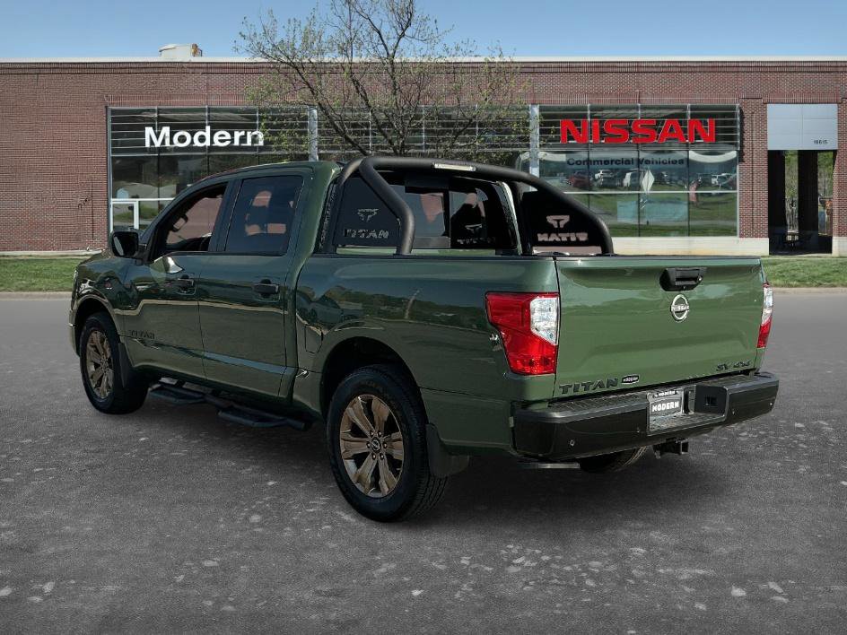 Used 2024 Nissan Titan SV w/ SV Bronze Edition Package image 2