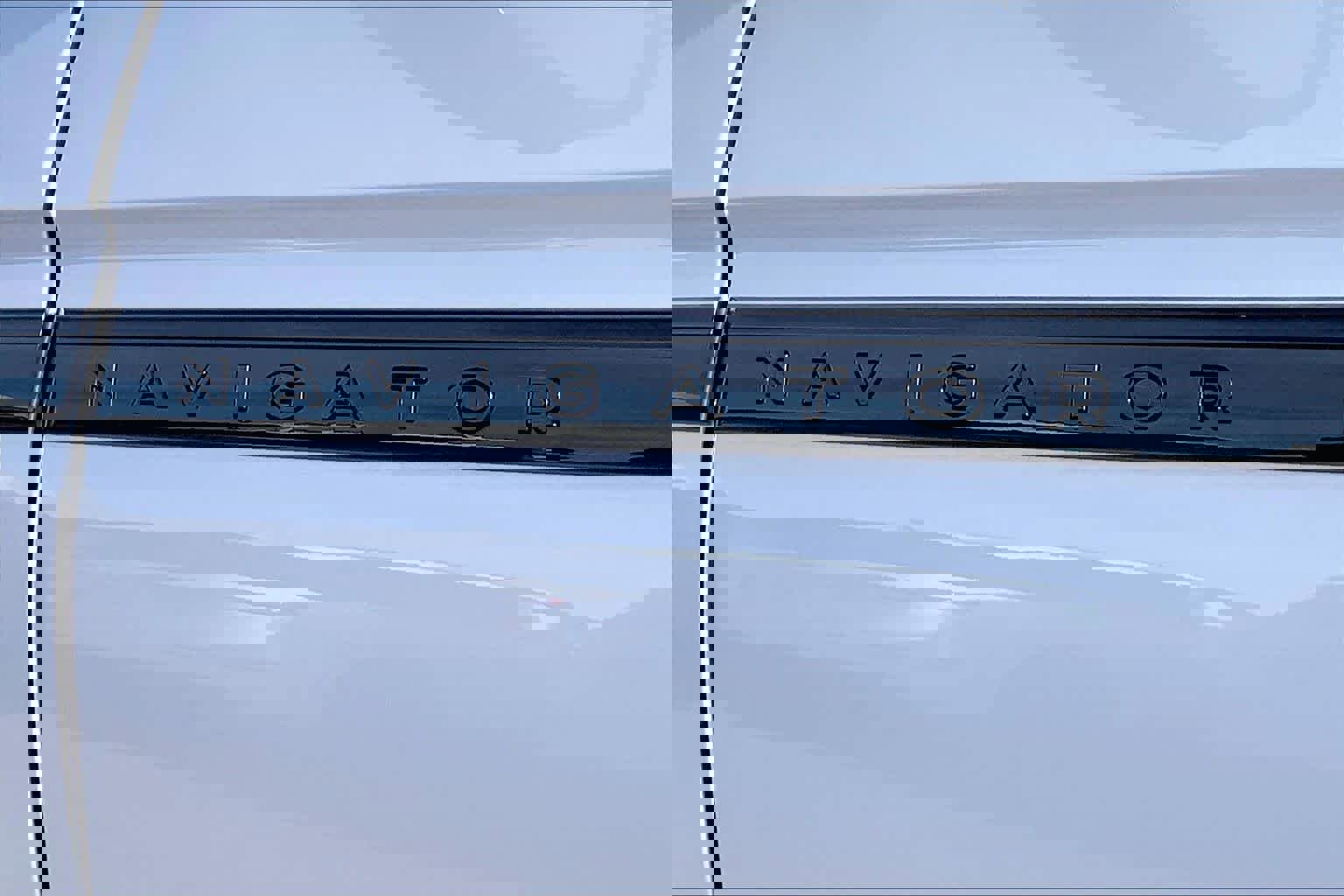 New 2025 Lincoln Navigator L Reserve w/ Jet Appearance Package image 15