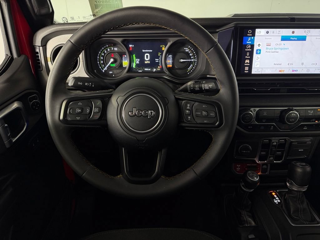 Used 2024 Jeep Wrangler Unlimited AWD/4WD image 13