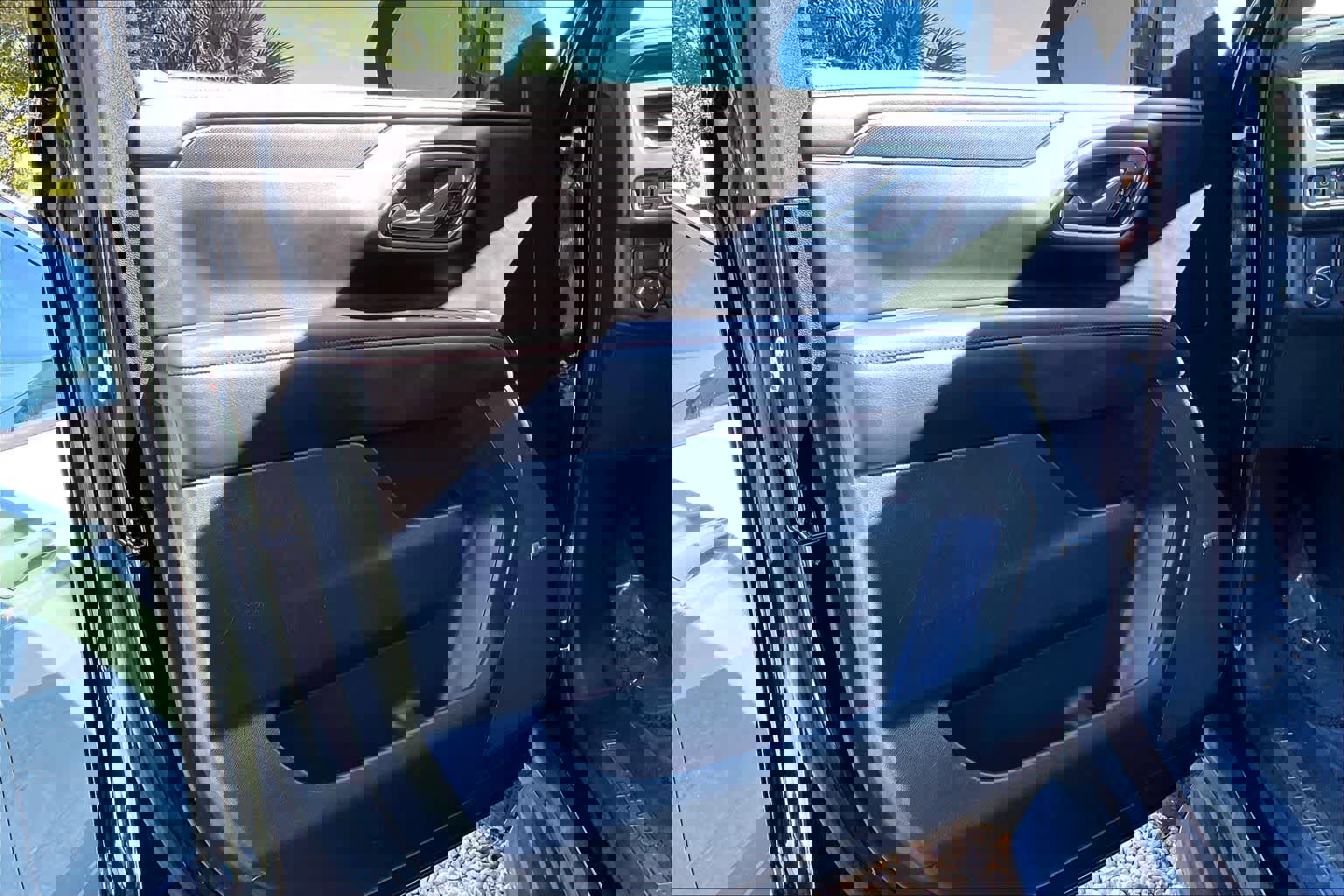 Used 2021 Chevrolet Tahoe RST w/ Luxury Package RWD image 22