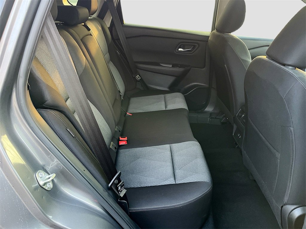 Used 2024 Nissan Rogue SV image 24