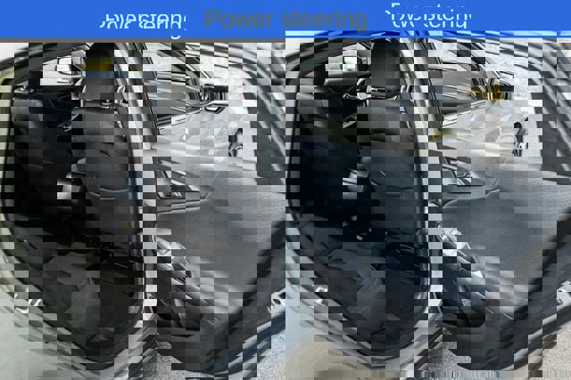 Used 2025 Chevrolet Malibu RS image 19