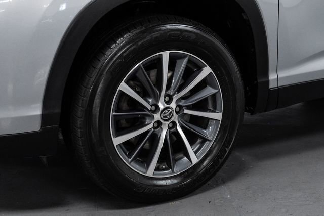 Used 2019 Toyota Highlander XLE image 40
