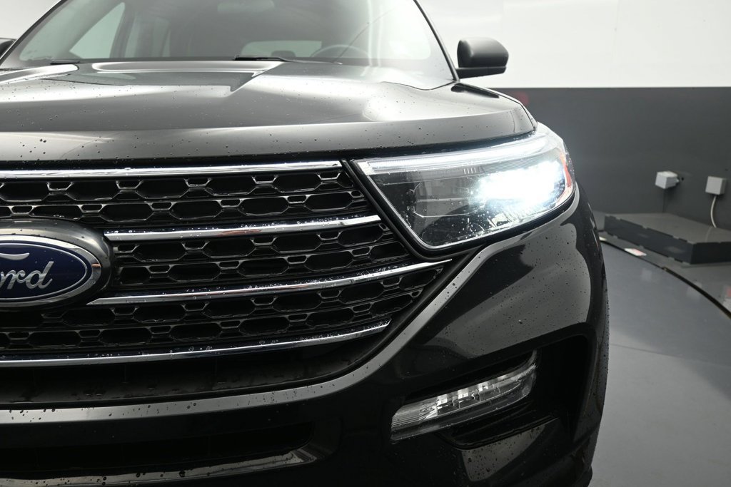 Used 2024 Ford Explorer XLT w/ Equipment Group 202A RWD image 16
