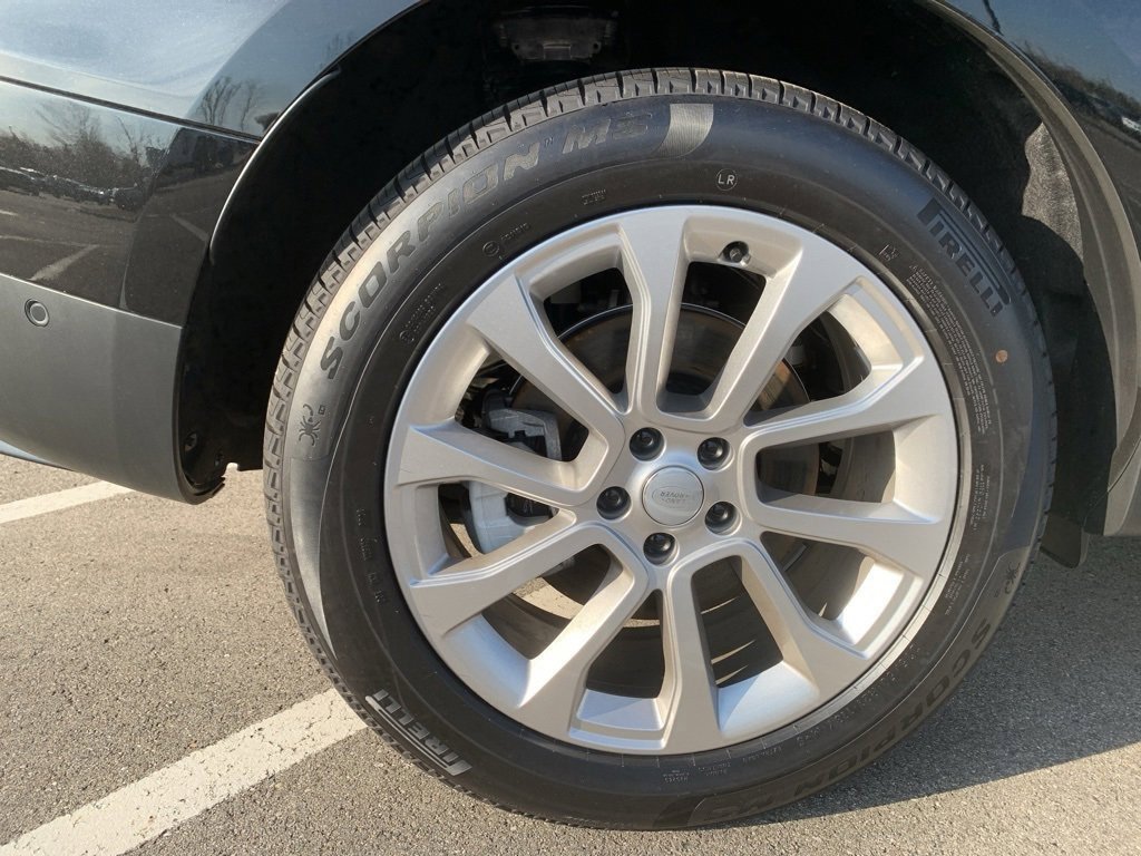 Used 2025 Land Rover Range Rover Sport SE image 35