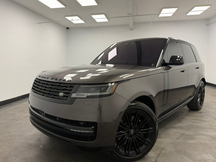 Used 2023 Land Rover Range Rover SE AWD/4WD image 2