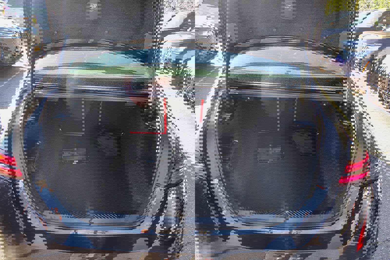 Used 2025 BMW M5 image 25