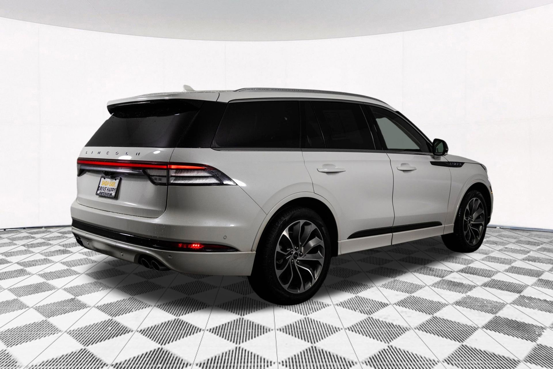 Used 2021 Lincoln Aviator Grand Touring w/ Equipment Group 302A AWD/4WD image 14