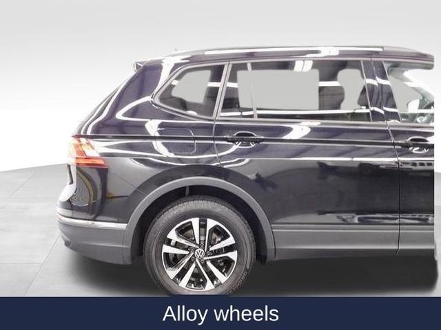 Used 2024 Volkswagen Tiguan S image 17