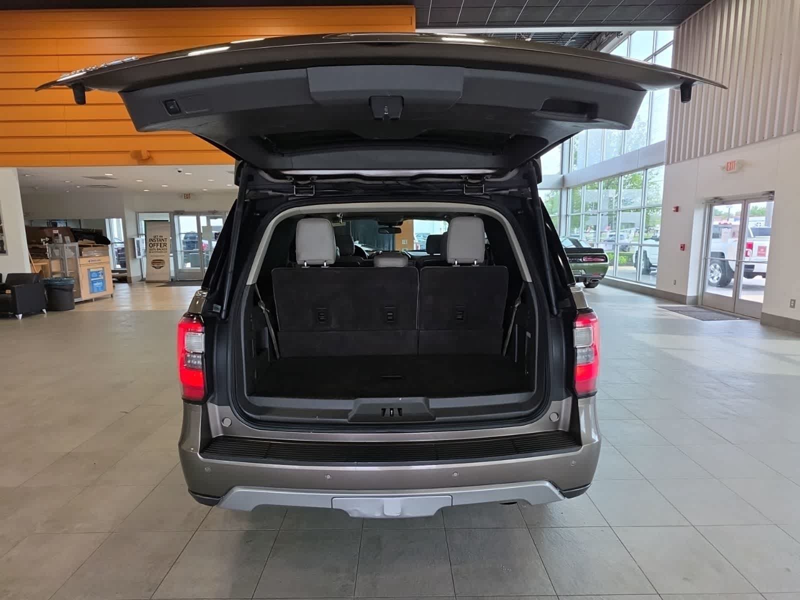 Used 2019 Ford Expedition Limited w/ Equipment Group 301A AWD/4WD image 36