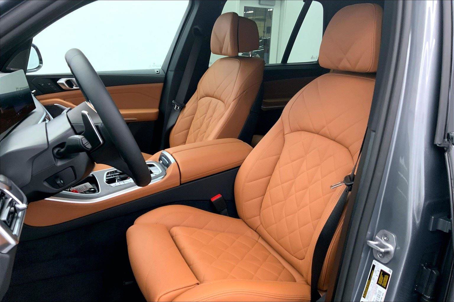 New 2026 BMW X5 xDrive40i w/ Executive Package image 5