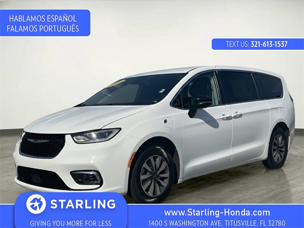 Used 2024 Chrysler Pacifica Select