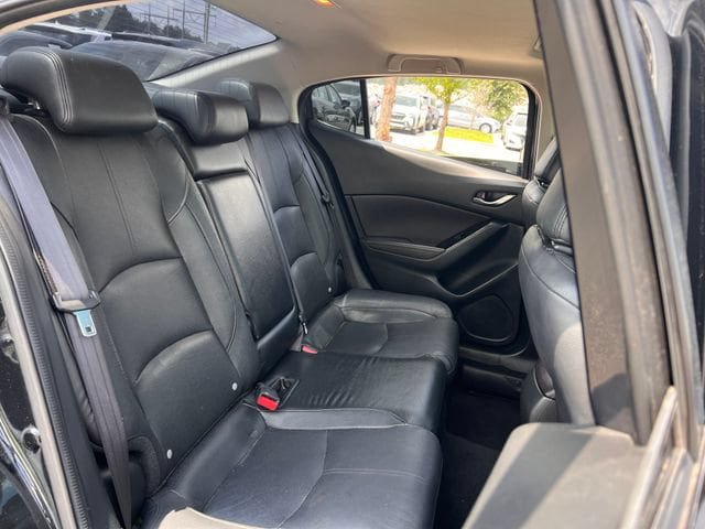 Used 2017 MAZDA MAZDA3 Grand Touring w/ Premium Equipment Package FWD image 29