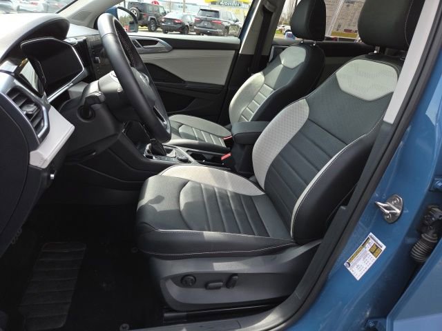 Used 2025 Volkswagen Taos SEL w/ Black Wheel Plus Package AWD/4WD image 10