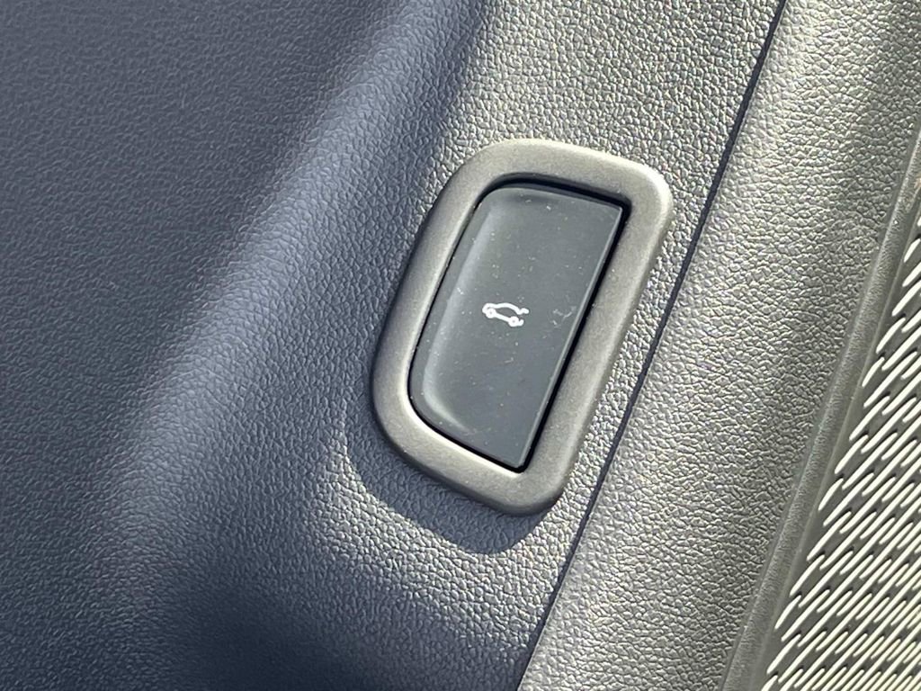 New 2026 Chevrolet Traverse LT image 17