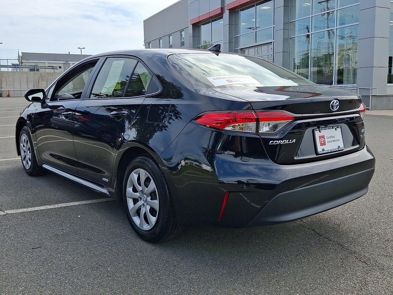 Certified 2025 Toyota Corolla LE AWD/4WD image 4