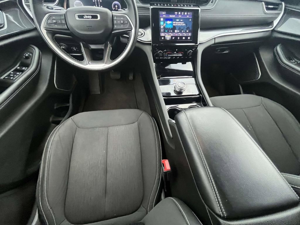 Used 2021 Jeep Grand Cherokee L Laredo w/ Luxury Tech Group I image 23