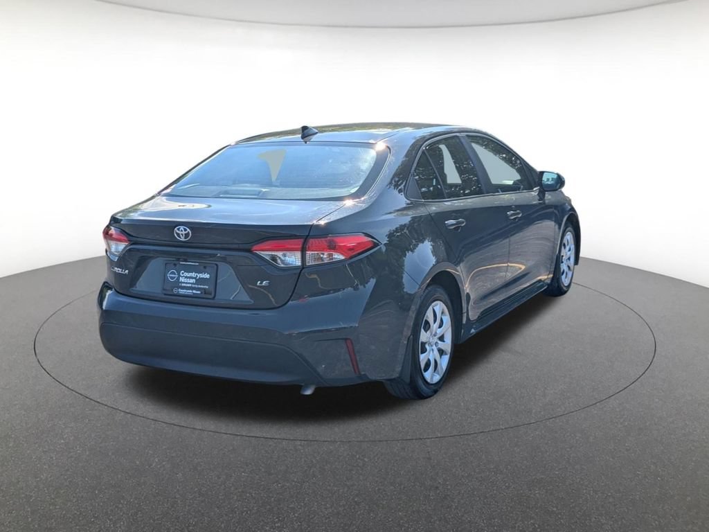 Used 2025 Toyota Corolla LE FWD image 5