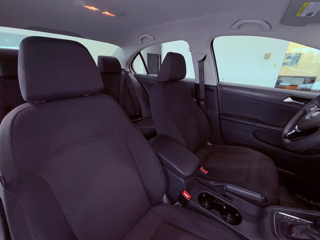 Used 2016 Volkswagen Jetta S image 7