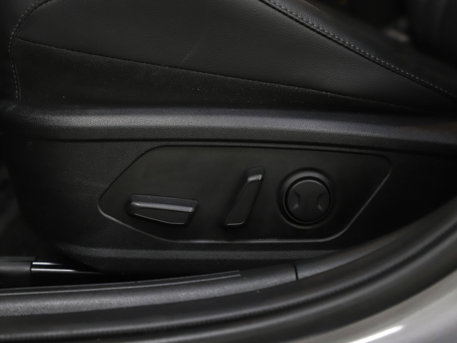 Used 2024 Hyundai Elantra Limited FWD image 27