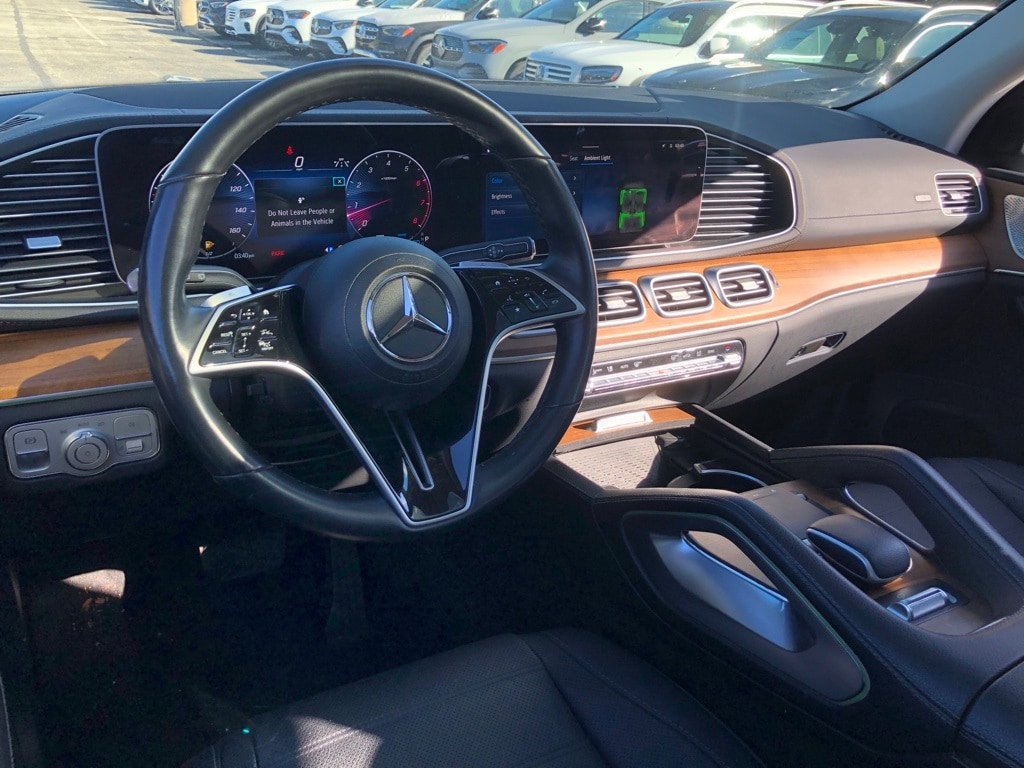 Used 2024 Mercedes-Benz GLS 450 4MATIC image 17