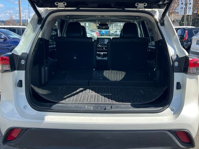 Used 2021 Toyota Highlander XLE image 10