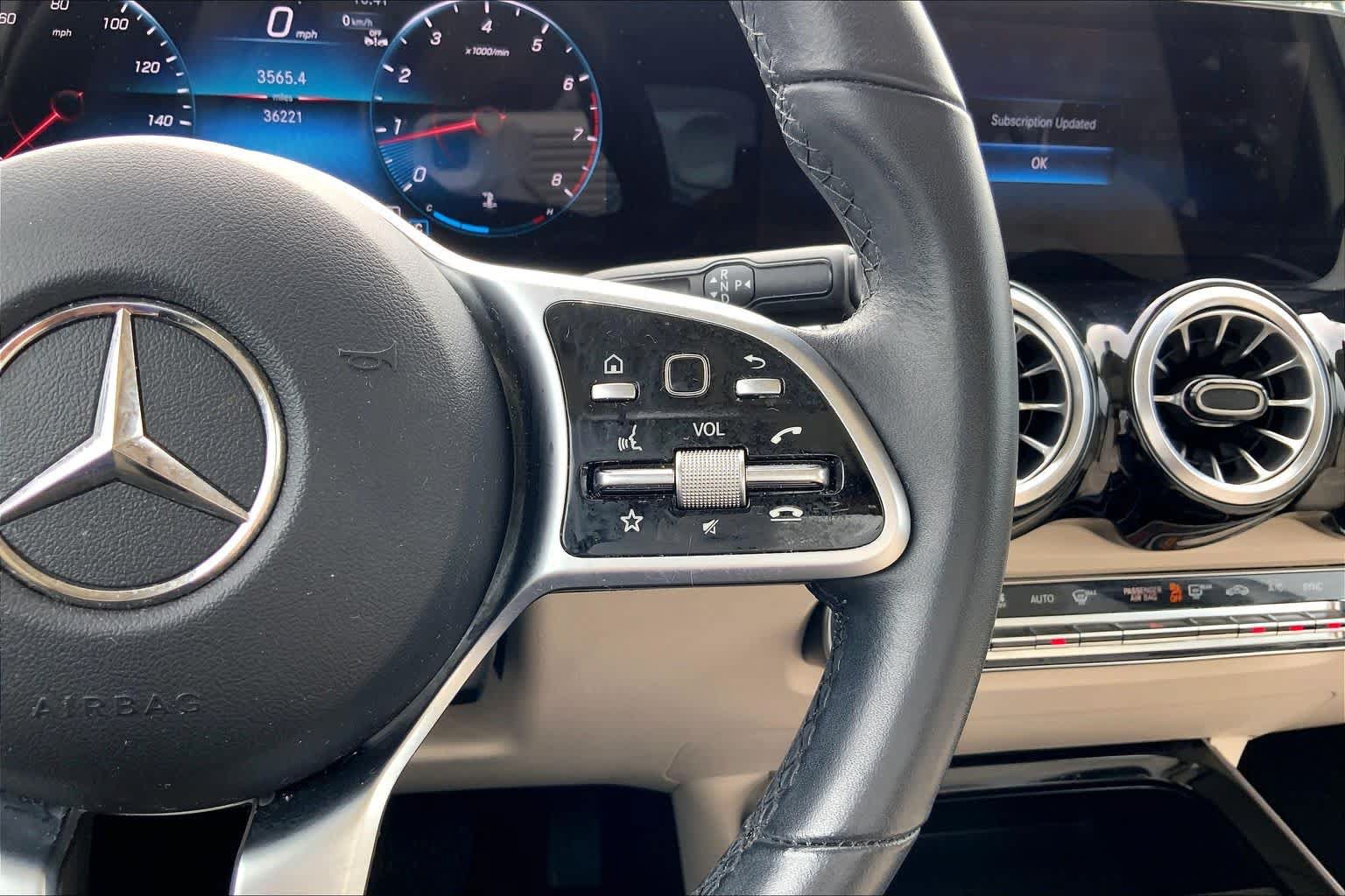 Used 2023 Mercedes-Benz GLB 250 image 25