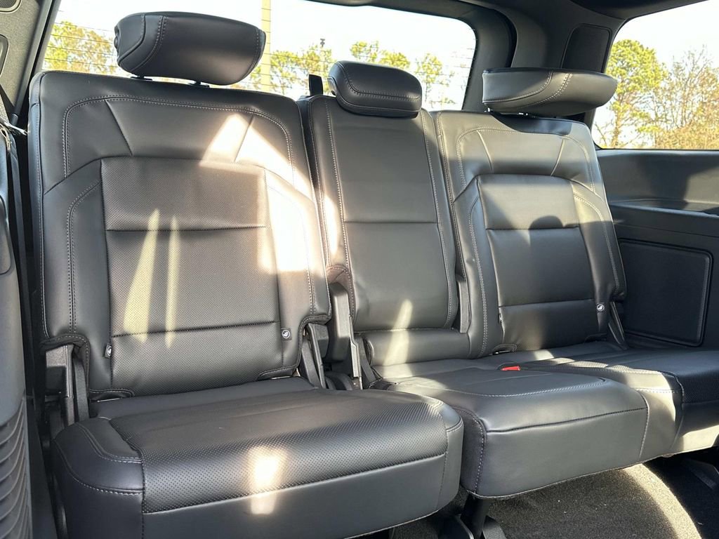 New 2025 Lincoln Navigator Reserve w/ Jet Appearance Package image 17