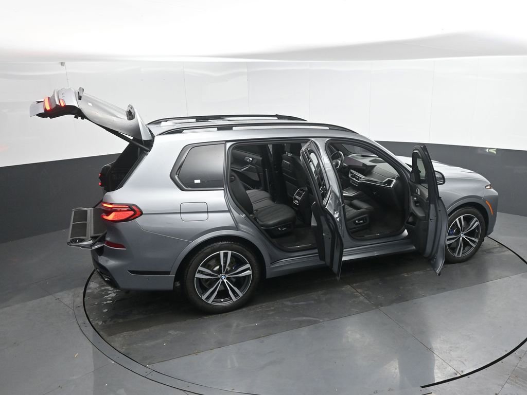 Used 2024 BMW X7 xDrive40i w/ M Sport Package AWD/4WD image 51