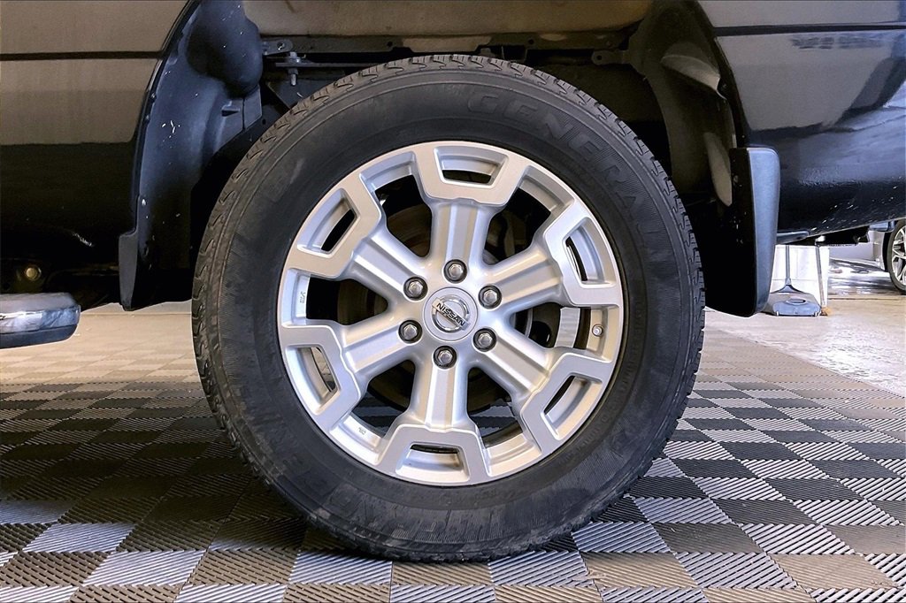 Used 2016 Nissan Titan SL image 8