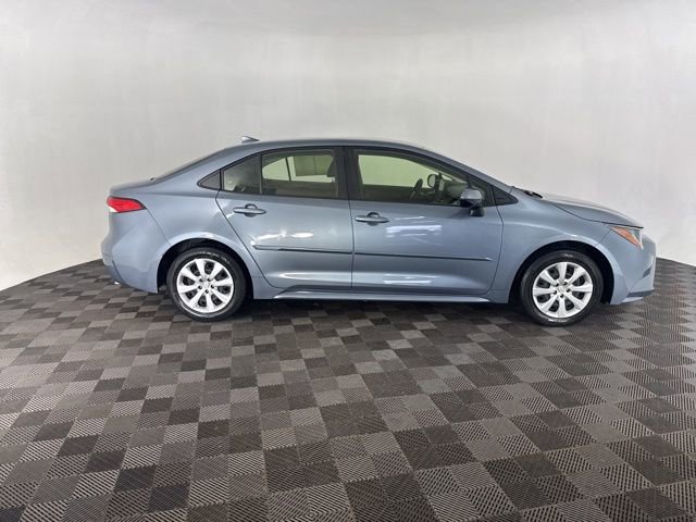 Used 2022 Toyota Corolla LE image 6