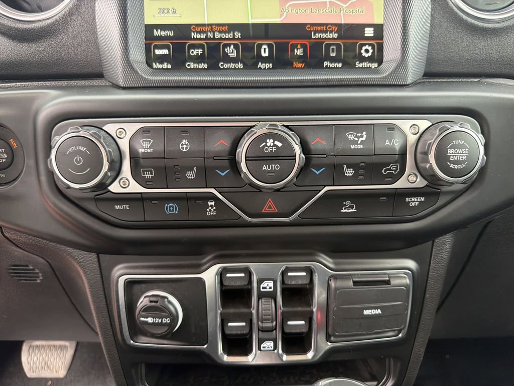 Used 2023 Jeep Wrangler Unlimited Sahara w/ Cold Weather Group AWD/4WD image 27