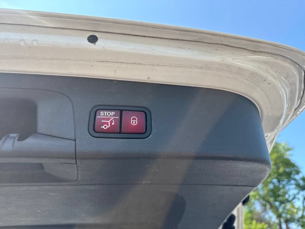 Used 2020 Mercedes-Benz GLS 450 4MATIC image 32