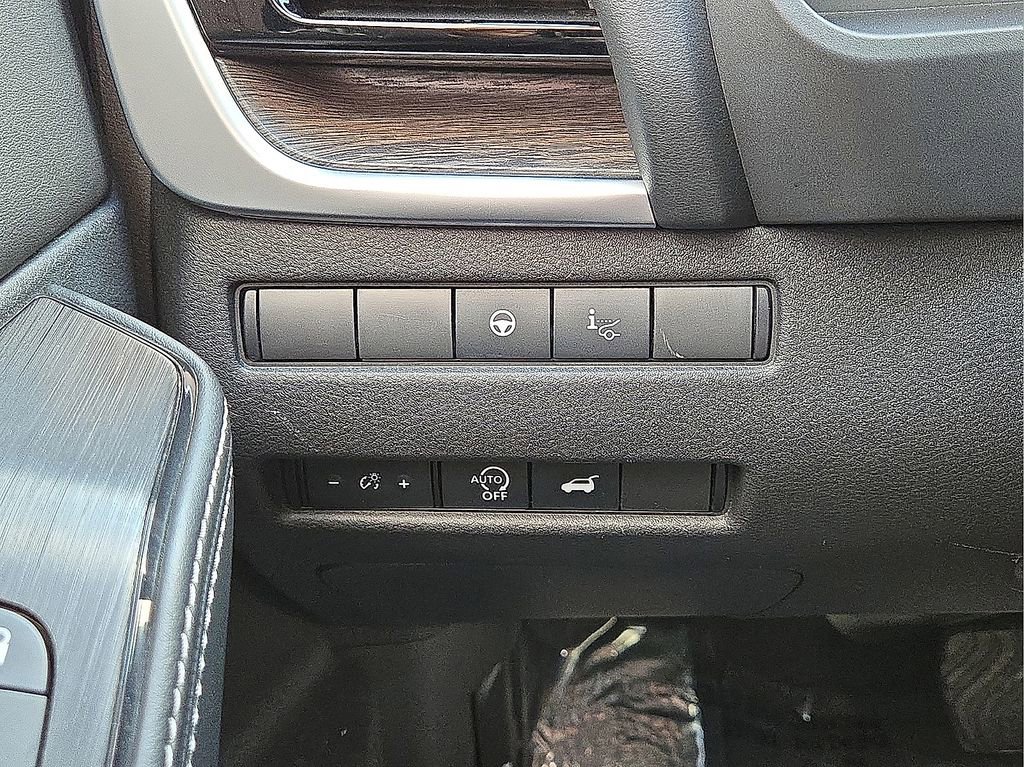 Used 2024 Nissan Rogue Platinum w/ Platinum Premium Package image 25