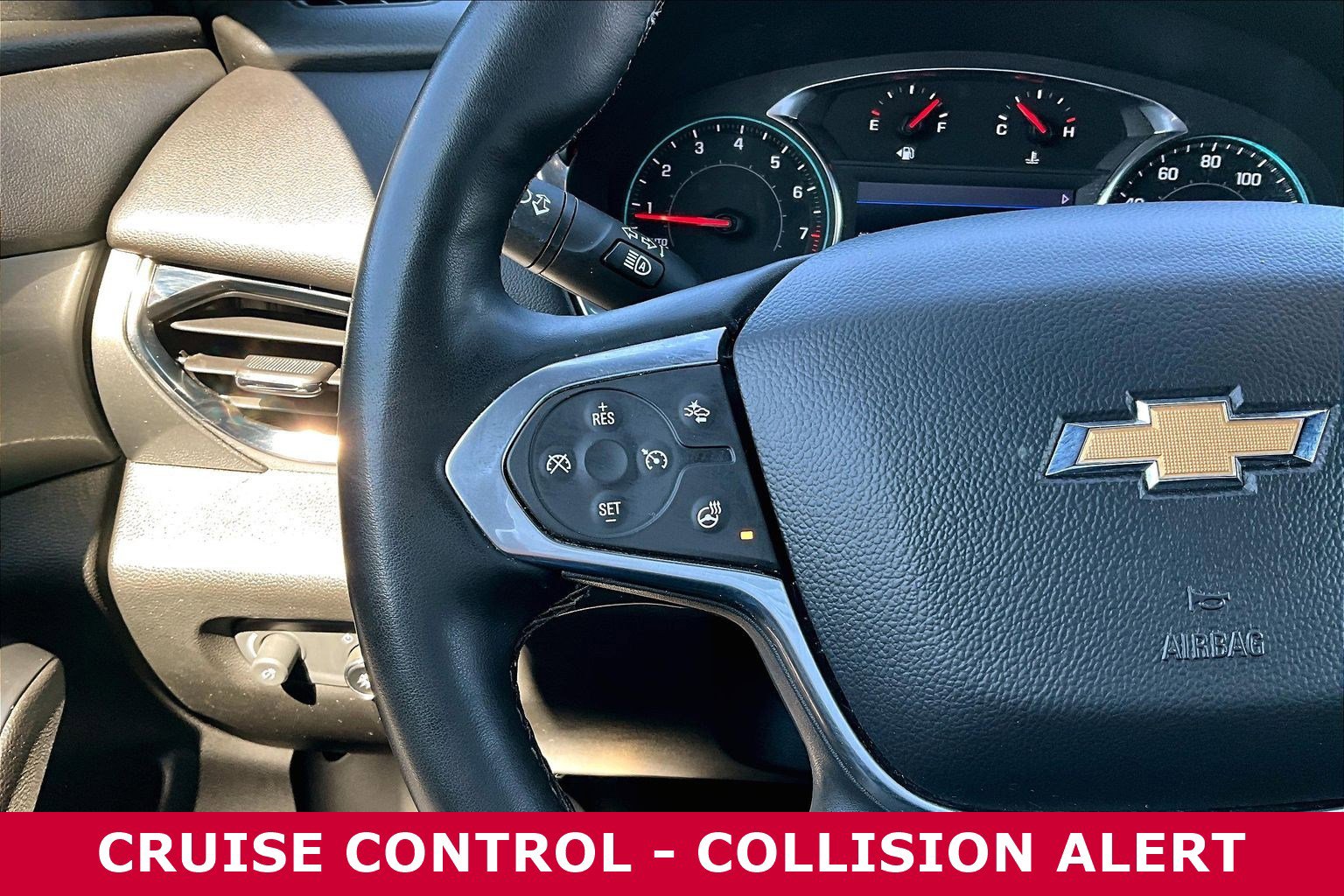 Used 2023 Chevrolet Traverse LT AWD/4WD image 10