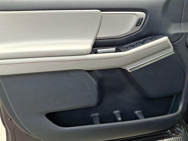 Used 2025 Ford Expedition Active image 12