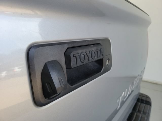 Used 2017 Toyota Tundra SR5 RWD image 8