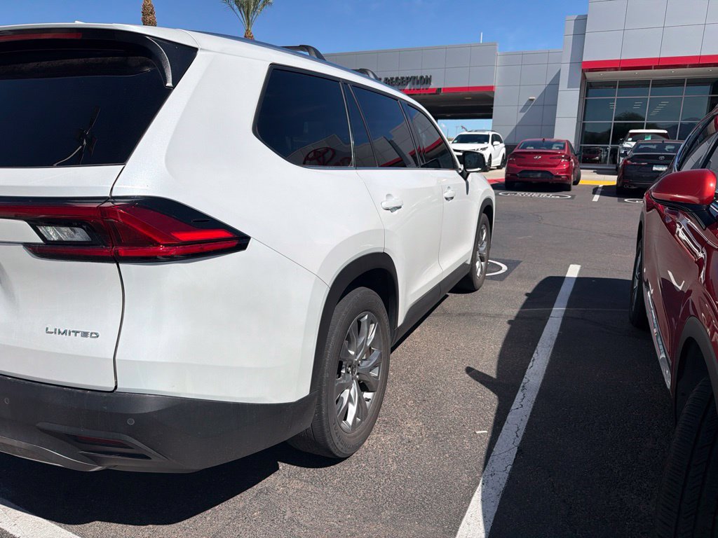 Used 2024 Toyota Grand Highlander FWD image 4
