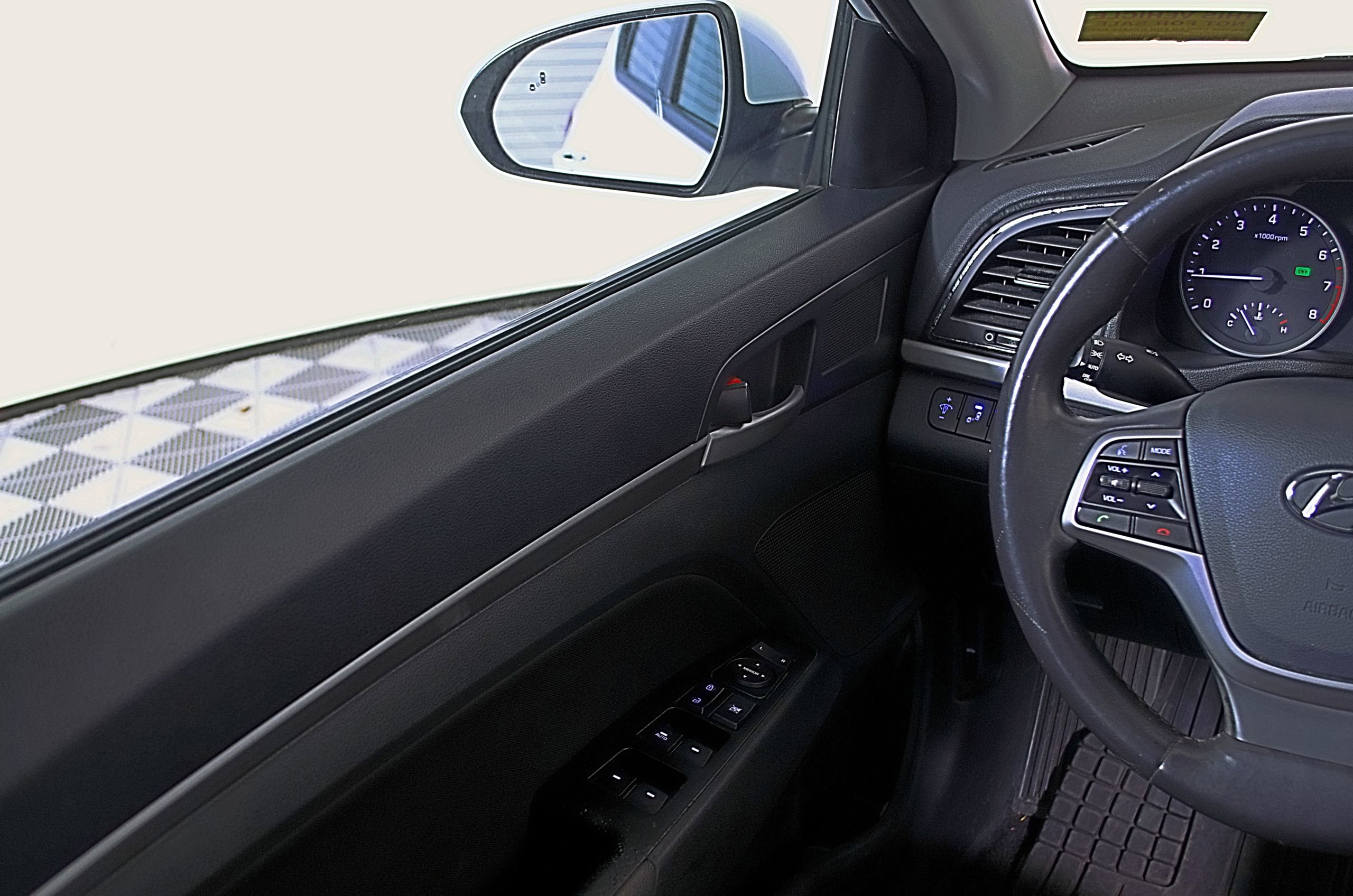 Used 2017 Hyundai Elantra Value Edition w/ Cargo Package image 19