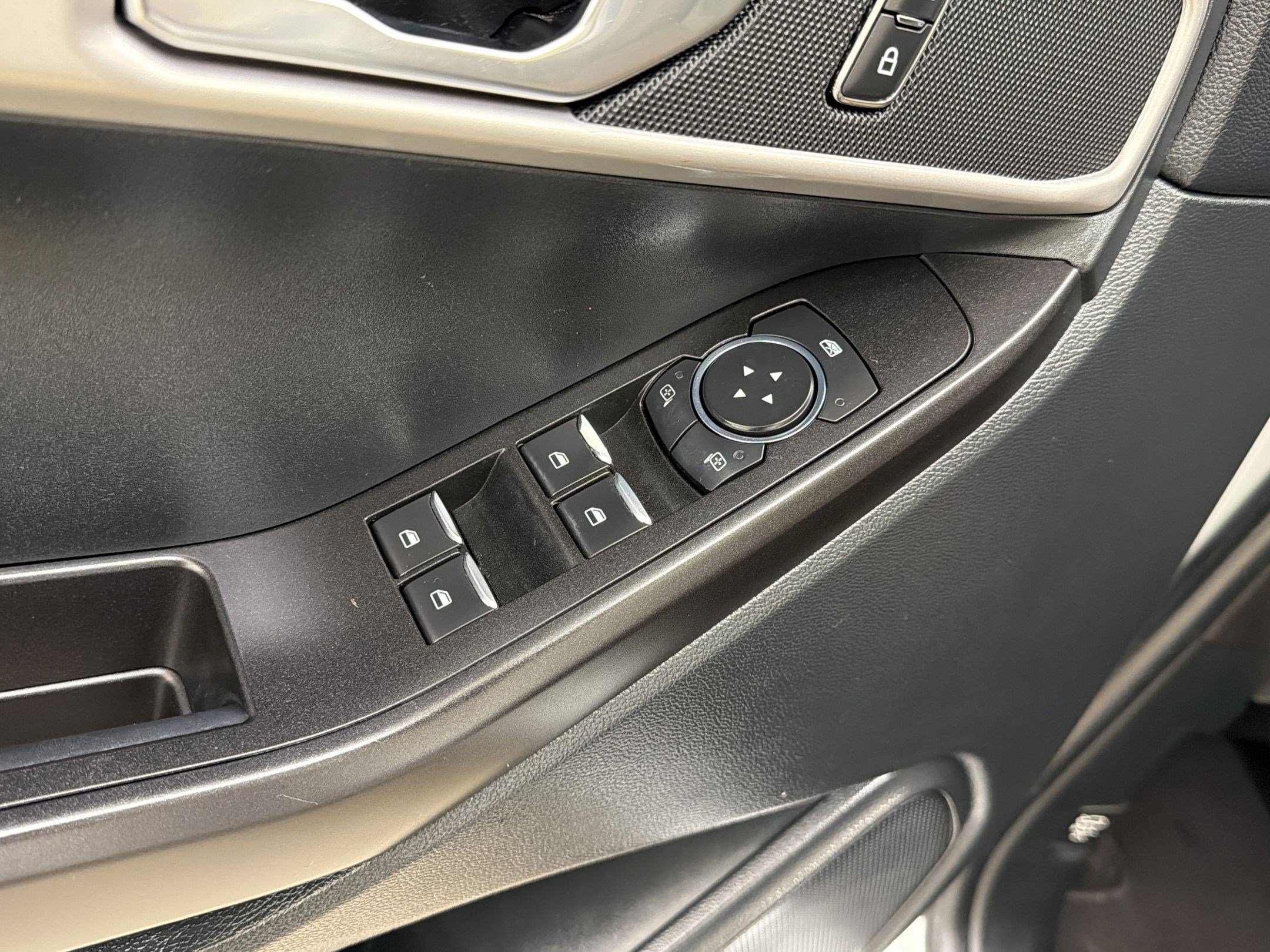 Certified 2021 Ford Explorer 2WD image 19