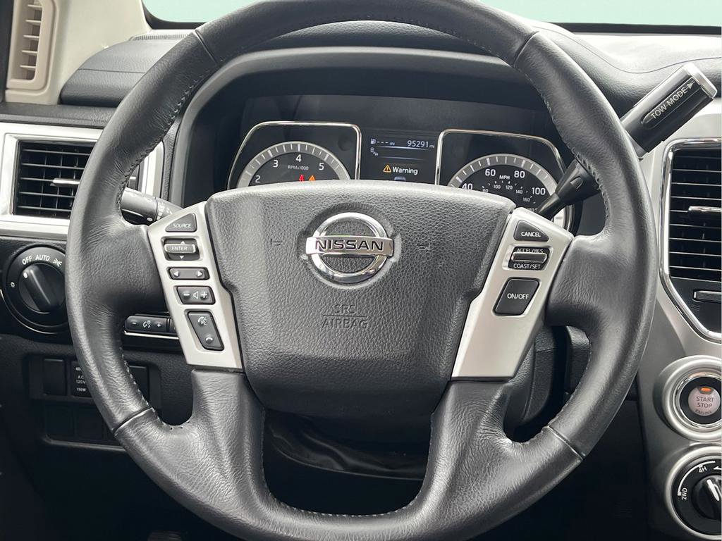 Used 2018 Nissan Titan SV w/ SV Convenience Package AWD/4WD image 23