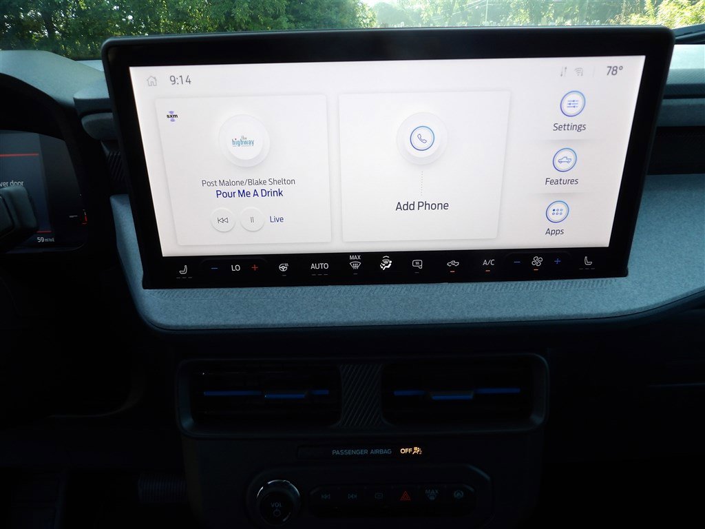 New 2025 Ford Maverick XLT w/ XLT Luxury Package image 19